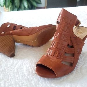 Vince Camuto Leather Heels 8.5